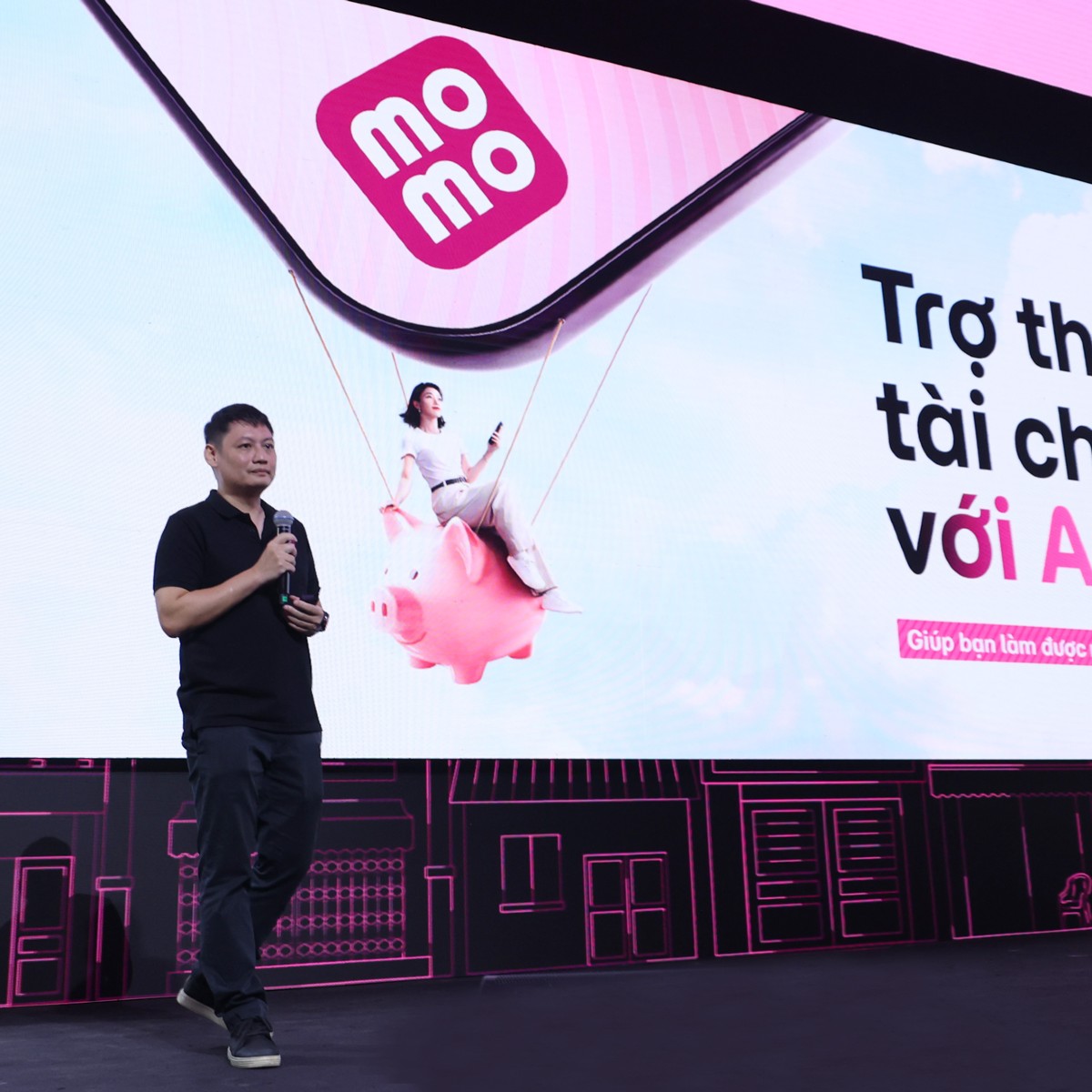 MoMo ghi dấu 10 năm đột phá, công bố định vị thương hiệu và tầm nhìn mới: “Trợ thủ tài chính với AI” giúp bình dân hoá tài chính cho người Việt