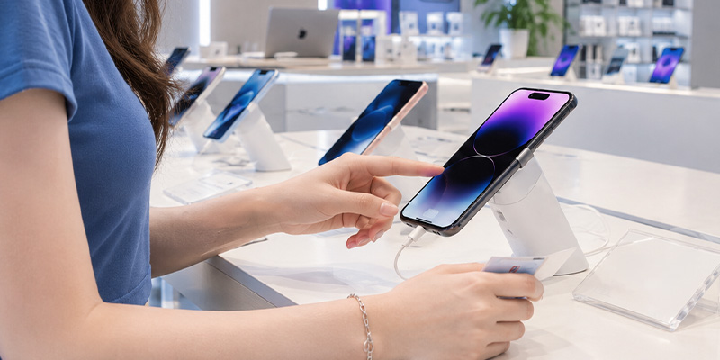 17 tuổi trả góp điện thoại được không