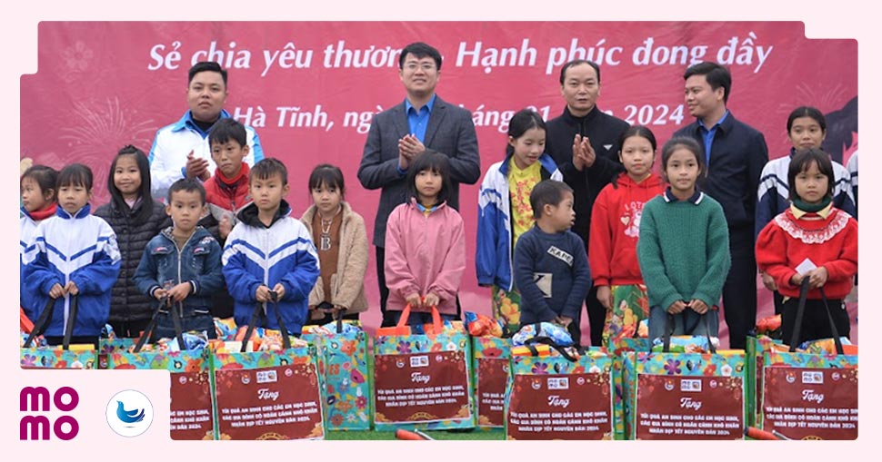 Gây quỹ trao tặng 300 phần quà Tết cho học sinh và các gia đình chính sách tại tỉnh Lào Cai