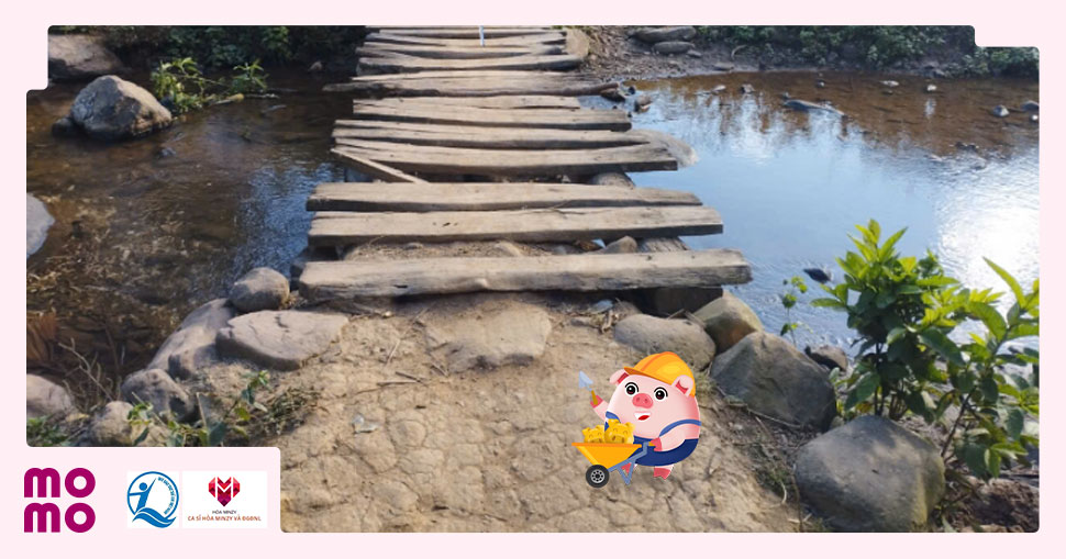 Cầu tạm đã xuống cấp