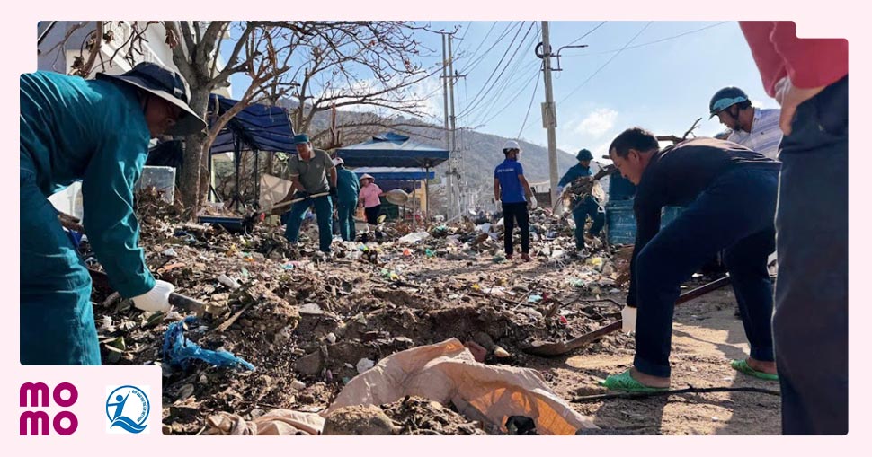 Chung tay hỗ trợ đồng bào vùng bão lũ - 2