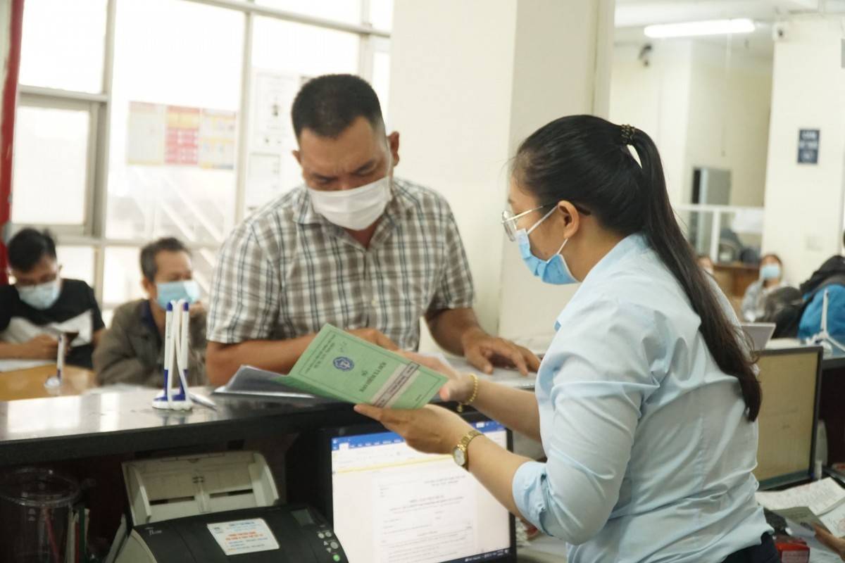Nhiều lỗi khiến hồ sơ hoàn tiền bị chậm hoặc trả về (Ảnh: BHXH)