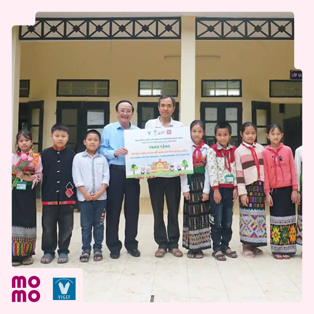 Trao tặng máy tính và loa cho học sinh Trường Tiểu học Sơn Điện I, Thanh Hóa