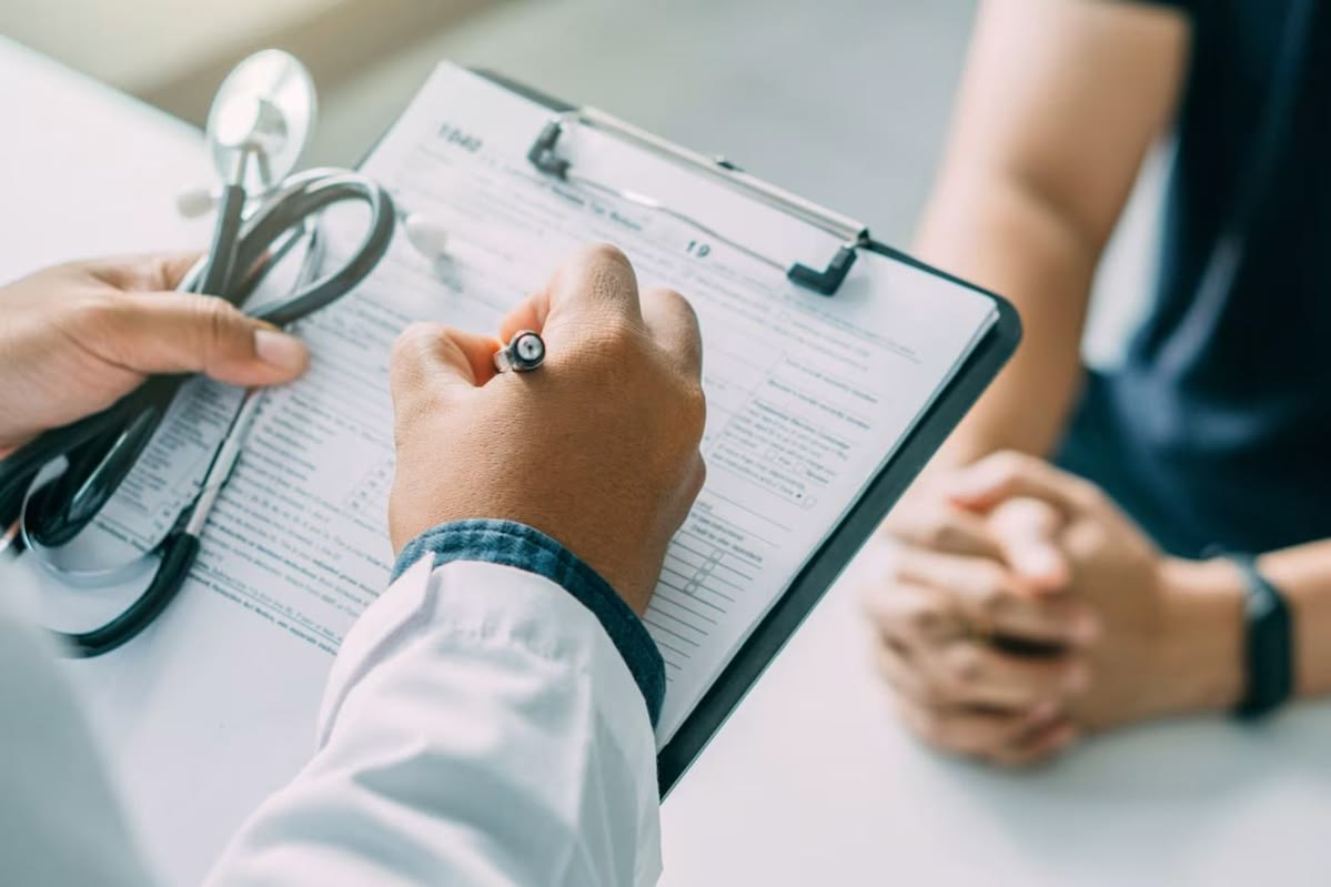 Lực lượng giám định viên gồm các bác sĩ, dược sĩ, cử nhân luật và chuyên gia kinh tế y tế