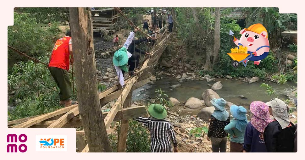 Khi cầu Nộc Cốc sập, giao thương với bên ngoài gián đoạn, người lớn không thể đi làm, trẻ con phải dừng học - 1