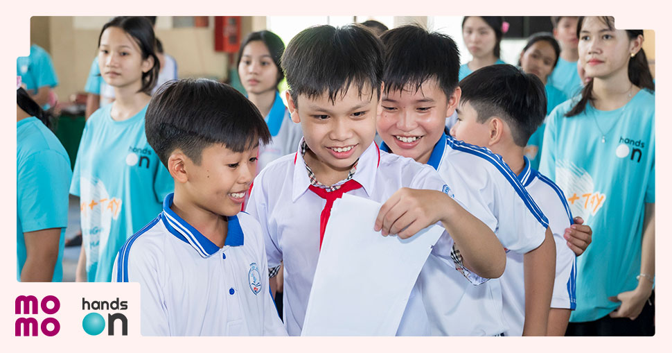 Có rất nhiều những đứa trẻ sống chông chênh giữa cái nghèo và giấc mơ đi học