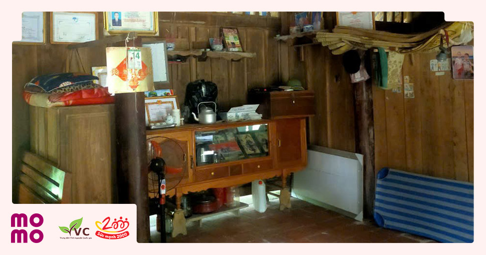 Căn nhà không có gì ngoài những vật dụng cơ bản nhất - 1