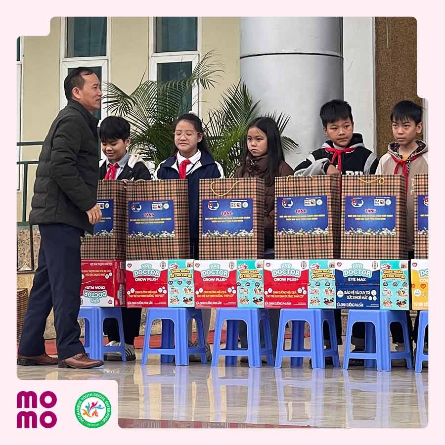 Trao tặng 100 phần quà an sinh cho các em thiếu nhi có hoàn cảnh khó khăn