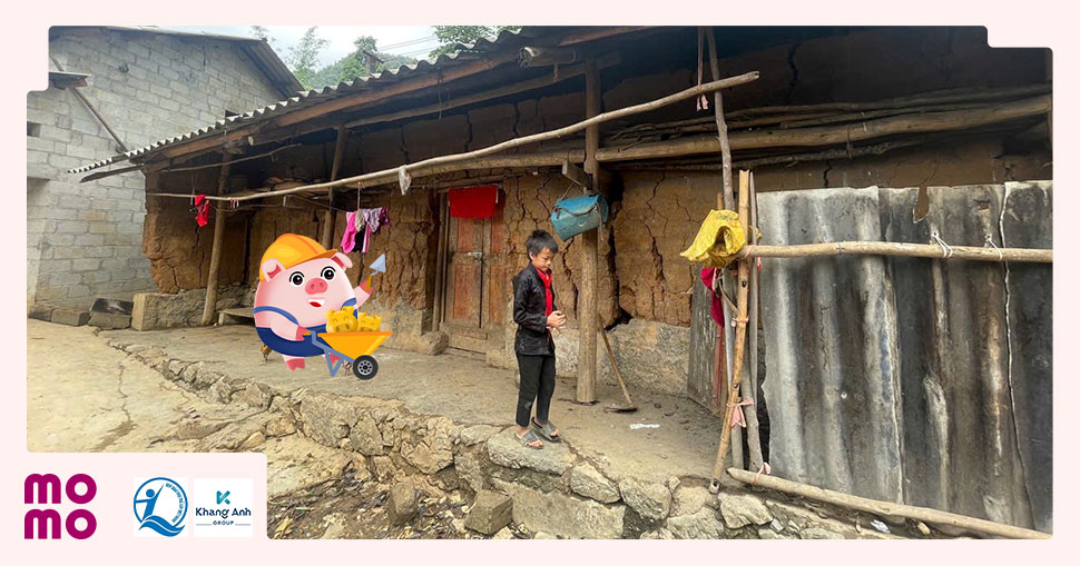 Thu nhập gia đình bấp bênh nên căn nhà xuống cấp cũng không có điều kiện để sửa chữa - 2