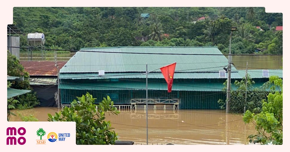 Gây quỹ hỗ trợ 500 em nhỏ chịu ảnh hưởng bởi bão lũ tại trường THCS Thạch Giám, Nghệ An