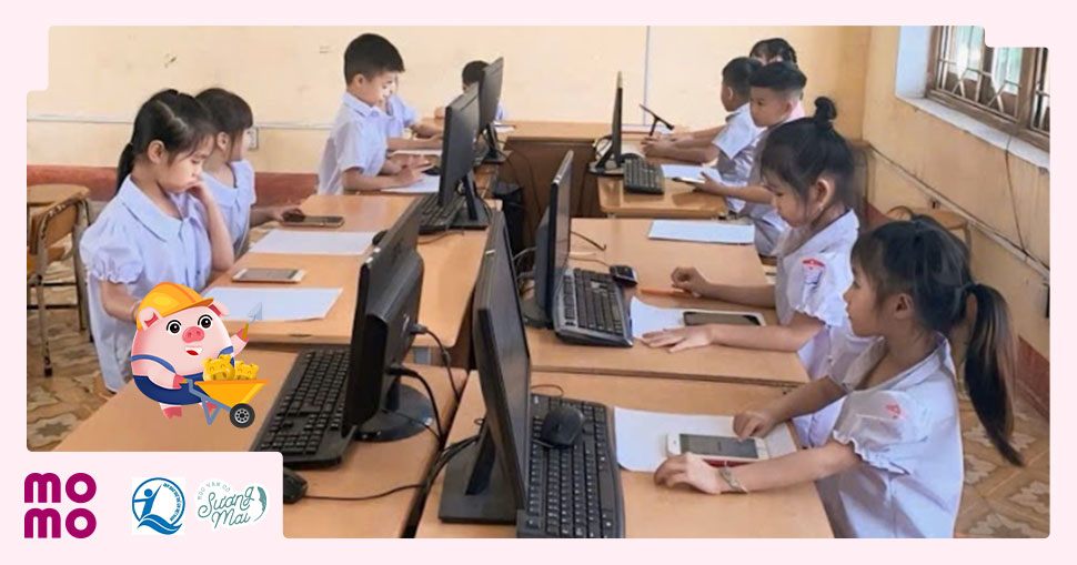 Do máy tính hư hỏng nhiều nên các em học sinh chưa có điều kiện học thực hành môn Tin - 2