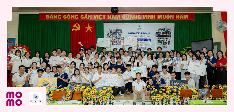 Trao học bổng “Thay đổi tương lai” cho 46 em học sinh - sinh viên đặc biệt khó khăn