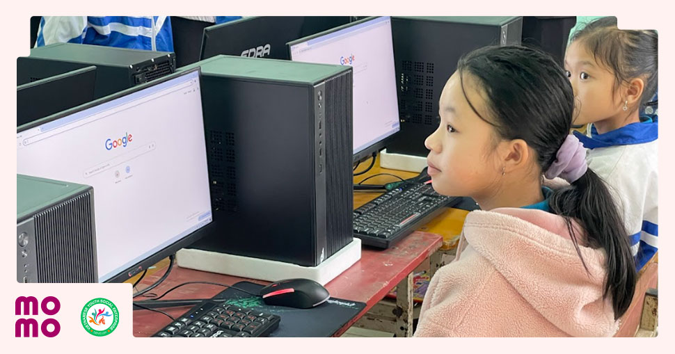 Hầu hết đa số các trường đều chưa được tiếp cận với các phòng học tin hoặc có thì cũng hết sức sơ sài, máy móc cũ kỹ ko còn đảm bảo