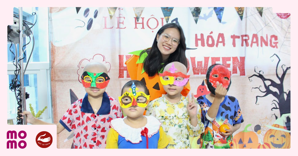 Các bệnh nhi vui chơi trong sự kiện Trung thu và Halloween năm 2024 - 2