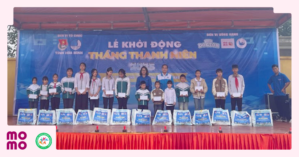 Cùng chung tay trao tặng 200 túi an sinh và chăn ấm cho các em nhỏ