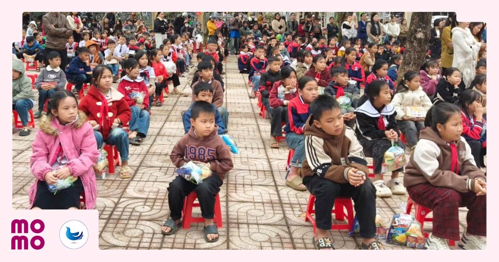 Hành trình đến trường ở nơi vùng cao của nhiều em nhỏ gặp biết bao thử thách - 1