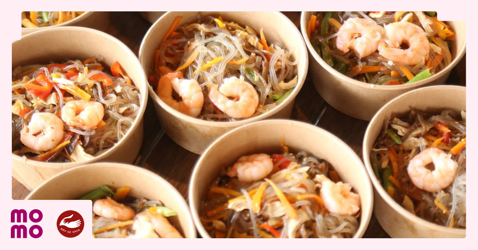 Bếp Sẻ Chia đang chuẩn bị những suất ăn bổ dưỡng hằng tuần cho các bé 