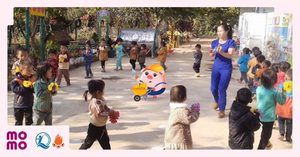 Phòng học của điểm trường Pú Hồng A được dựng tạm từ năm 2018 đến nay nhiều chỗ đã dột nát - 2