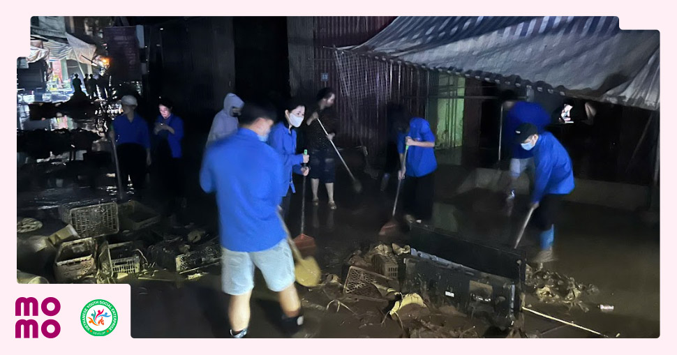 Sau bão, nhiều hộ gia đình bị mất toàn bộ tài sản, nhà cửa bị tốc mái, ngập sâu trong nước - 1