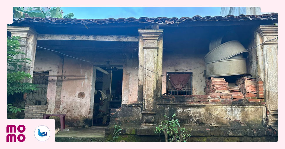 Nhà ông Báo đã mục nát có nguy cơ sụp đổ