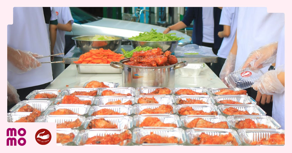 Bếp Sẻ Chia đang chuẩn bị những suất ăn bổ dưỡng hằng tuần cho các bé  - 1