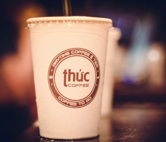 Với mức giá từ 30.000 VNĐ cho một ly cafe, Thức đã trở thành “người bạn thân thiết” của giới sinh viên, nhân viên công sở. 