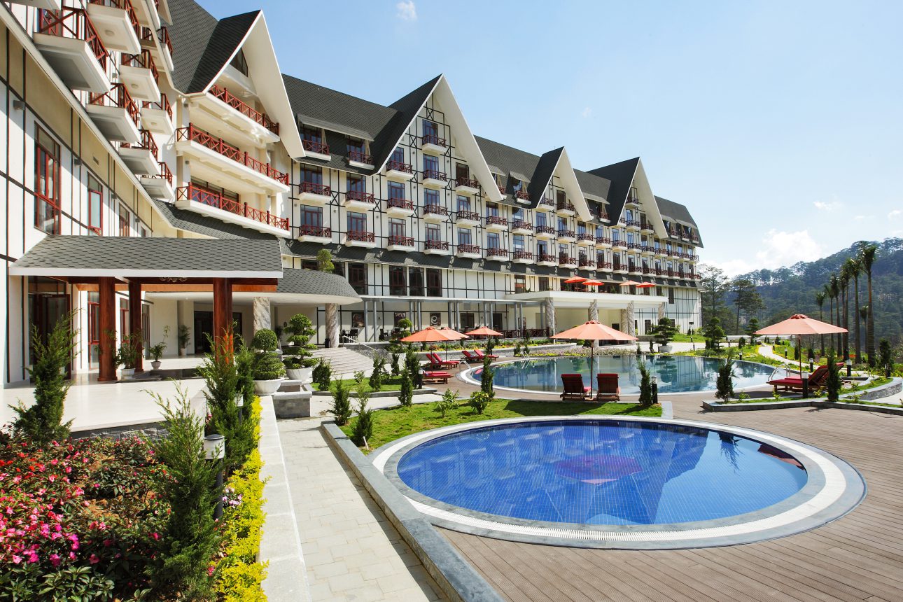 Nhắc đến resort ở Đà Lạt nghỉ dưỡng sang chảnh và đẹp nhất không thể bỏ qua Swiss Belresort Tuyền Lâm được