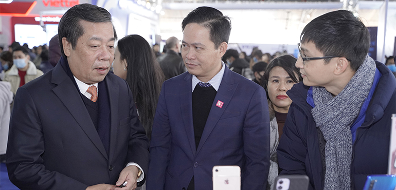 Ví MoMo giới thiệu “Giải pháp Bán lẻ dành cho doanh nghiệp” tại 
Triển lãm quốc tế Đổi mới sáng tạo Việt Nam 2021