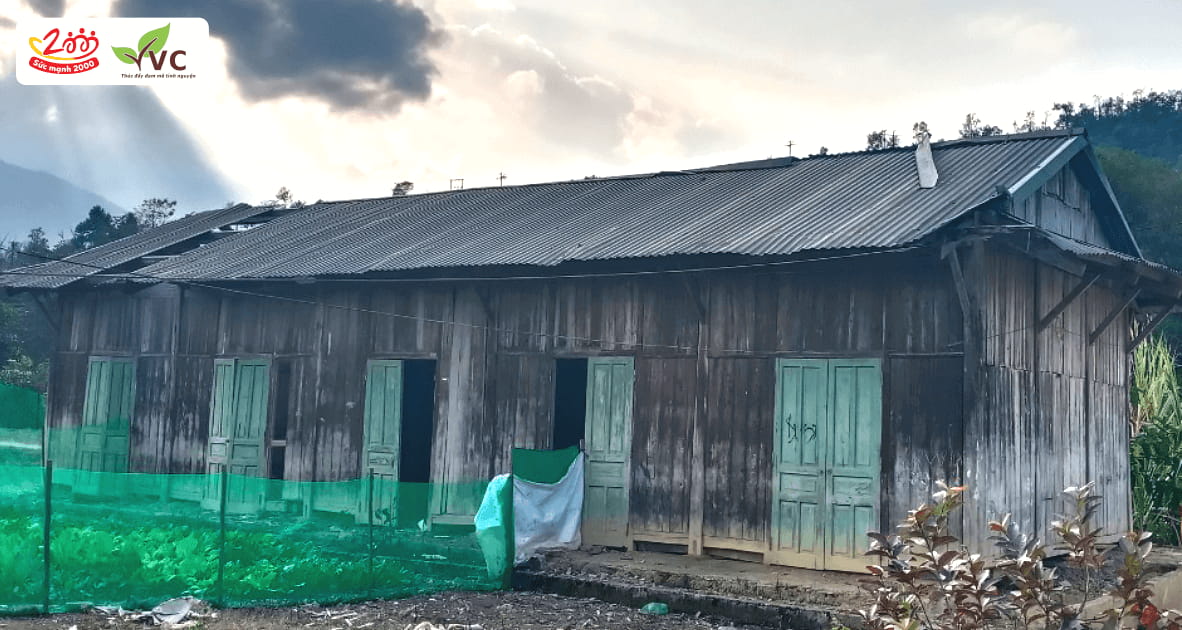 Điểm trường Pho 2 tọa lạc tại bản Pho, xã Pa Tần, một xã khó khăn nhất của huyện Mường Tè, tỉnh Lai Châu