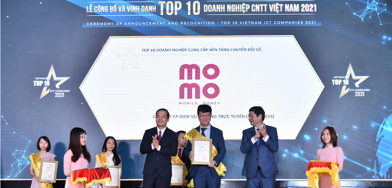 Lần thứ 2 Ví MoMo được vinh danh “Top 10 doanh nghiệp Công nghệ - Thông tin Việt Nam 2021”