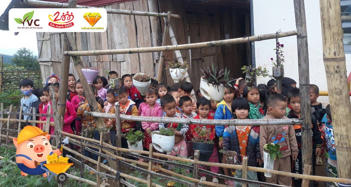 Cùng Dự án giáo dục Thế Hệ Kim Cương xây dựng điểm trường Nậm Cóong, tỉnh Lai Châu để các bé mầm non không phải học trong nhà gỗ lụp xụp, nền đất trơn bẩn.
