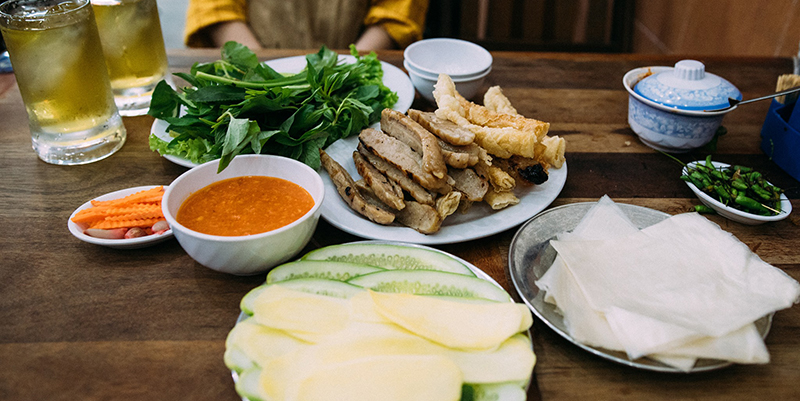 dân địa phương thường ăn chơi đâu ở Nha Trang