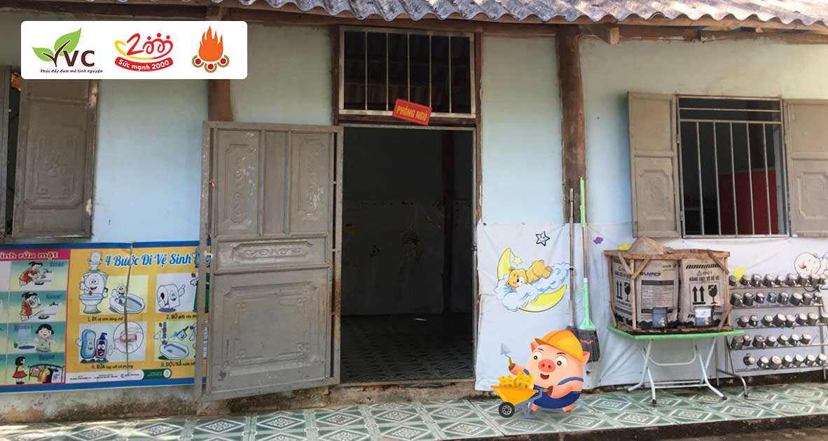 Điểm trường bản Chá thuộc một bản vùng sâu vùng xa của tỉnh Điện Biên, hiện điểm trường đang thiếu lớp học, các em nhỏ phải học trong phòng học tạm