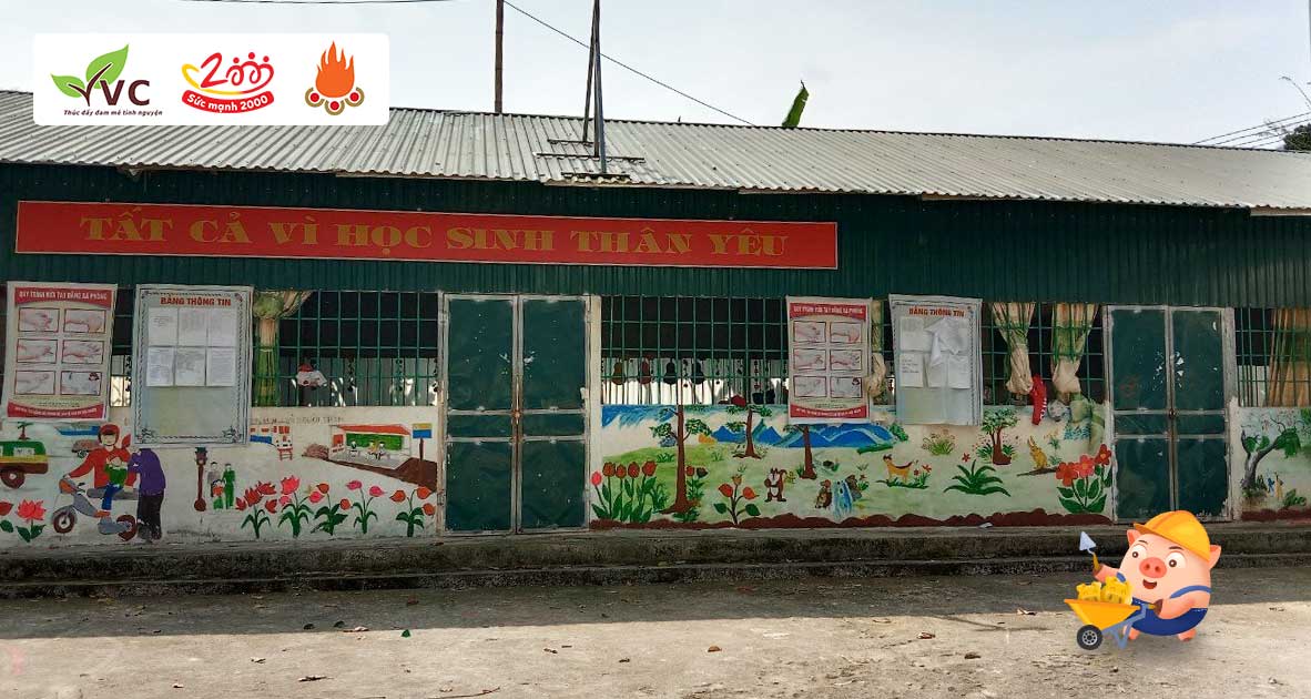 Hình ảnh lớp học bằng tôn đơn sơ, tạm bợ tại điểm trường Na Ngua, tỉnh Điện Biên - 1