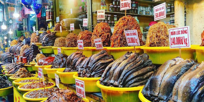 Du lịch An Giang tự túc đừng quên ghé chợ Châu Đốc mua mắm