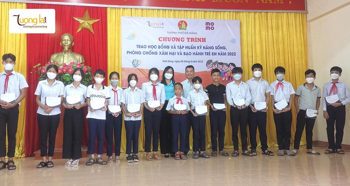 Chung tay cùng Trung tâm Tương Lai trao học bổng và tập huấn kỹ năng phòng chống xâm hại, bạo lực cho học sinh và cộng tác viên bảo vệ trẻ em tại huyện Tân Hồng, tỉnh Đồng Tháp - 2