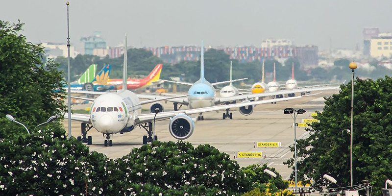 Sân bay Tân Sơn Nhất có 4 hãng bay nội địa và hơn 40 hãng bay quốc tế cùng khai thác