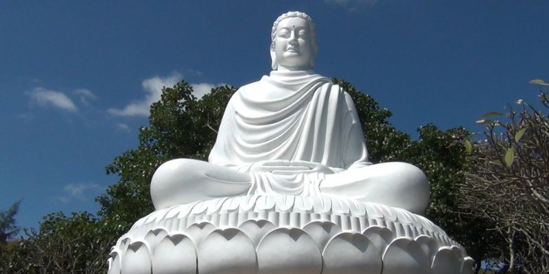 Tượng Thích Ca Phật Đài tại núi Lớn