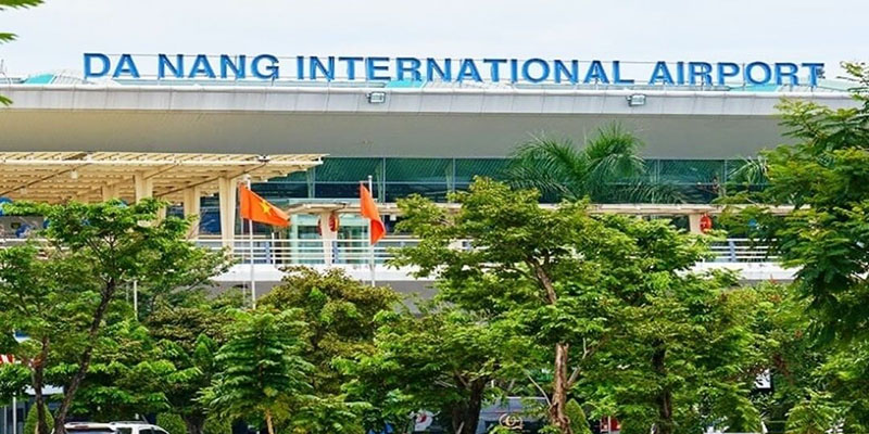 Sân bay Đà Nẵng nhìn từ bên ngoài. 