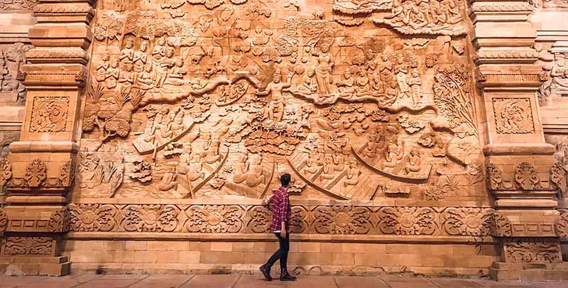 Những bức phù điêu miêu tả cõi Niết Bàn ở khu vực Tam Điện