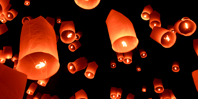 Lễ hội thả đèn trời tại Chiang Mai có quy mô lớn nhất thế giới.