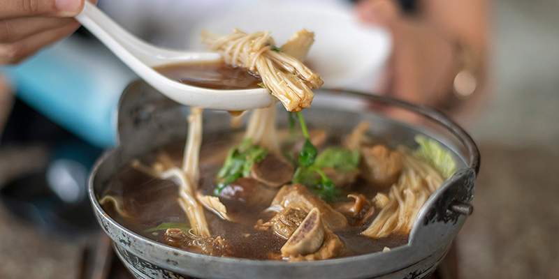 Món súp sườn heo Singapore mang vị thanh thanh cực ngon miệng.