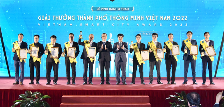 MoMo lần đầu được vinh danh tại Giải thưởng Thành phố thông minh Việt Nam 2022, nhận 5 sao ở hạng mục “Giải pháp thanh toán thông minh”