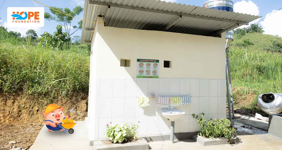 Công trình vệ sinh xây mới ở huyện Vân Hồ nhằm tạo môi trường an toàn, đảm bảo hơn cho học sinh khi đến trường