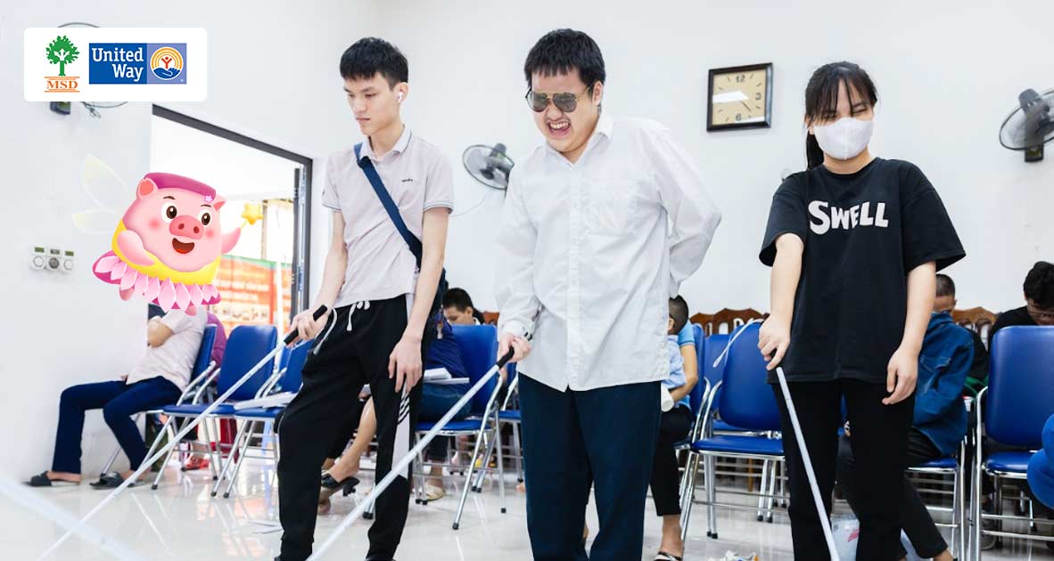 Góp Heo Vàng trao tặng 300 gậy trắng cho trẻ em khiếm thị hòa nhập cộng đồng cùng MSD United Way Vietnam - Đợt 3
