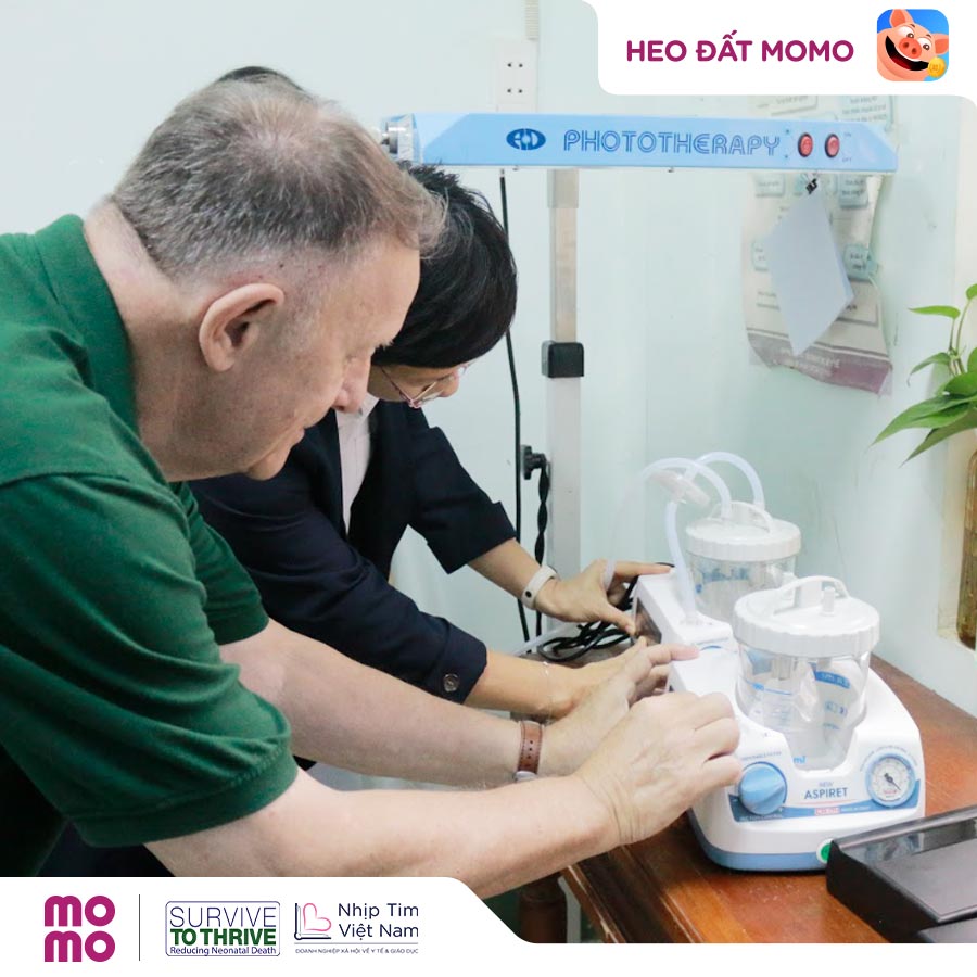 Trao tặng  thiết bị chăm sóc trẻ sơ sinh và cấp cứu nhi khoa tại Điện Biên, Quảng Ngãi, Khánh Hòa và Hà Giang
