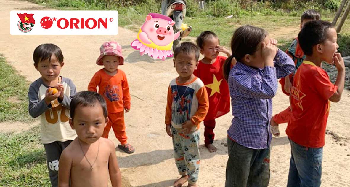 Góp Heo Vàng tặng 1.200 phần quà cho học sinh nghèo vượt khó trên địa bàn thuộc khu vực biên giới tỉnh Thanh Hóa