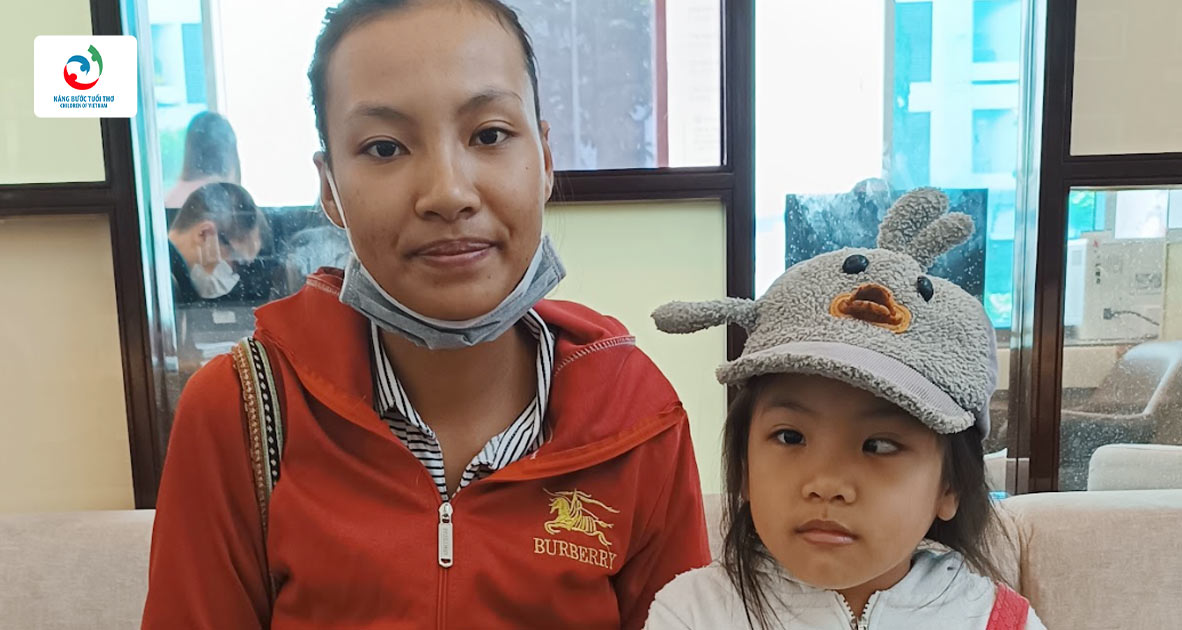 Mang phép mầu y tế giúp bé Kim Nhàn có bé được thị lực tốt hơn và được hòa nhập cuộc sống như các bạn đồng trang lứa.