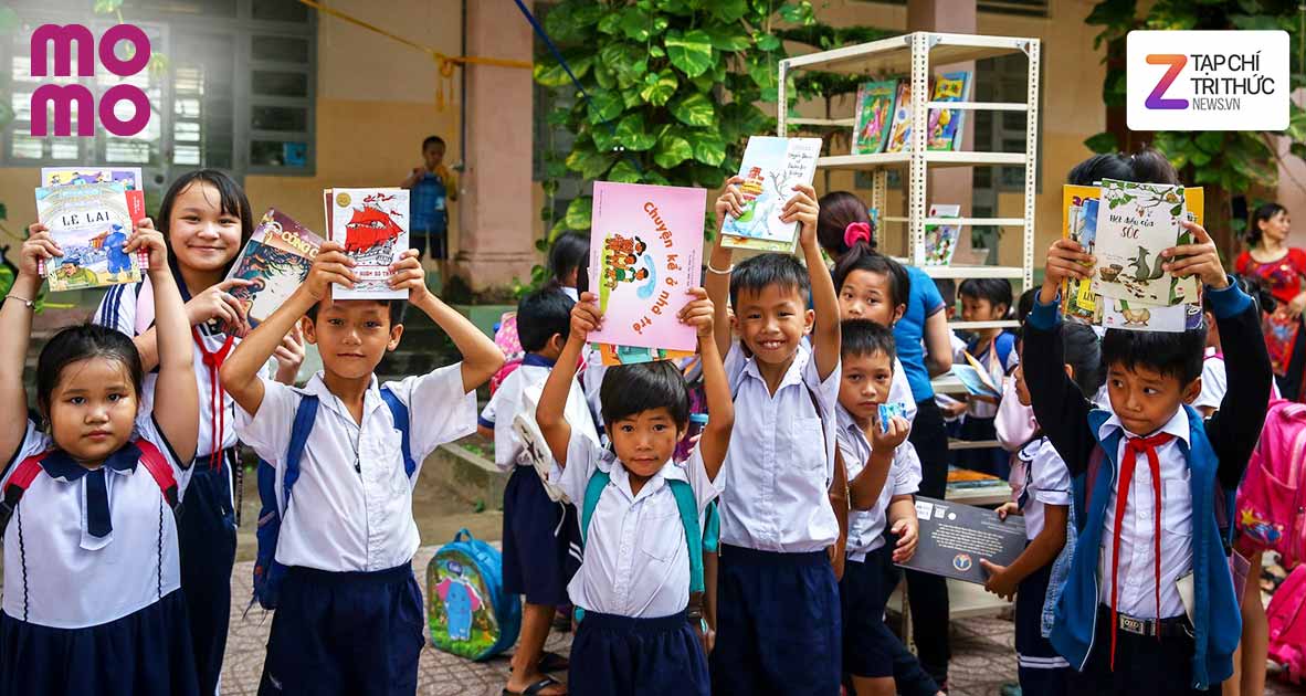 Chung tay xây dựng 10 tủ sách để trẻ em khó khăn vùng Đồng bằng sông Cửu Long có đầy đủ cơ hội tiếp cận tri thức với bạn bè cùng trang lứa.
