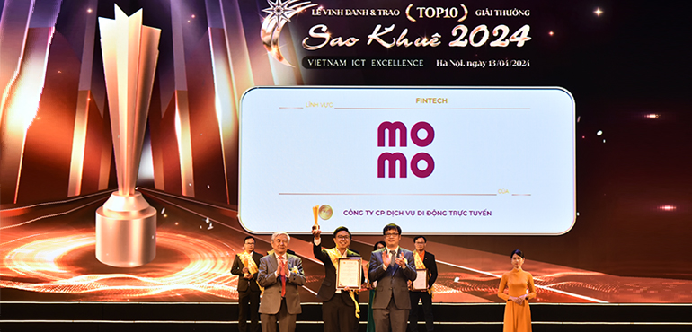 Năm thứ 2 liên tiếp MoMo được vinh danh “Top 10 Sao Khuê”